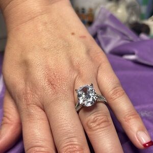 💍 ✈️ 💎 Elegance & Beauty! Travel Ring. Remarkable Setting-Approx 5 carats. #EA37